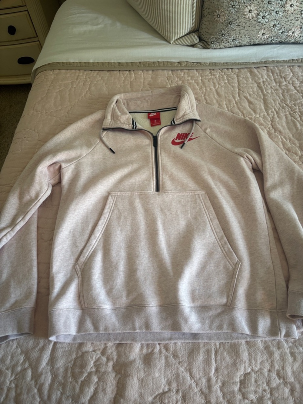 Nike Men’s Pale Pink Half-Zip Fleece Pullover with Red Logo